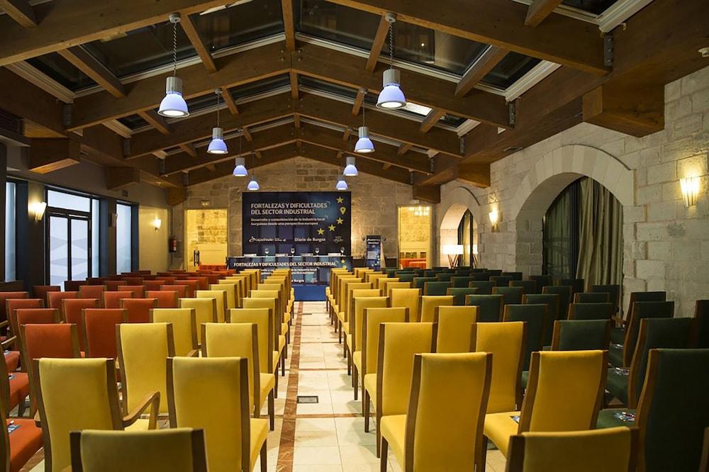 Burgo Rice Palacio De Los Blasones מראה חיצוני תמונה